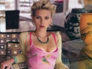 Scarlett Johansson exposing her body in pink top - Full HD Wallpaper